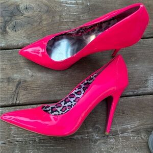 Towne Shoes x Barbie Vibrant Pink Stiletto Heels size 9.5